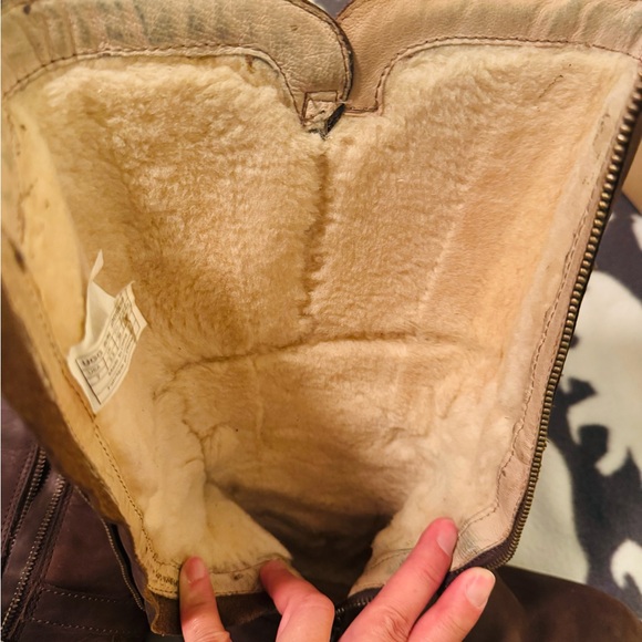 Uggs Boots size 7 - Picture 6 of 14